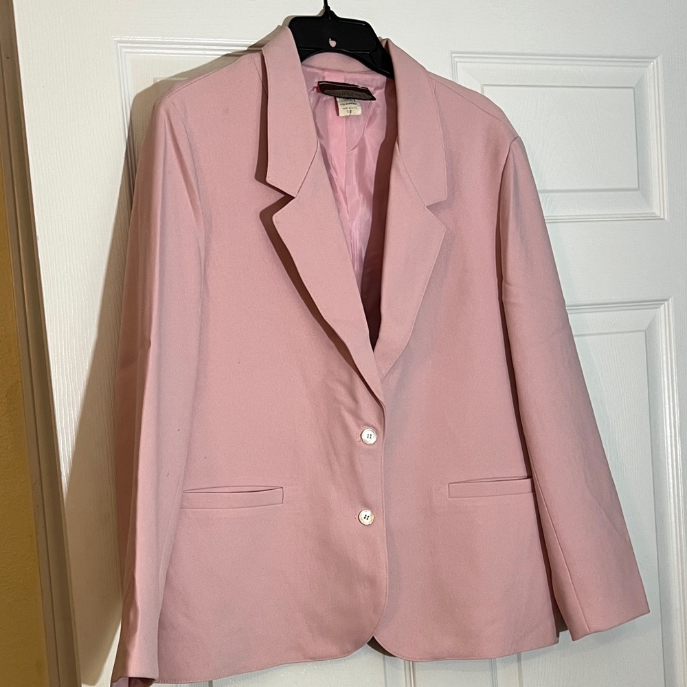 Light Pink Single-Breasted Women's Blazer